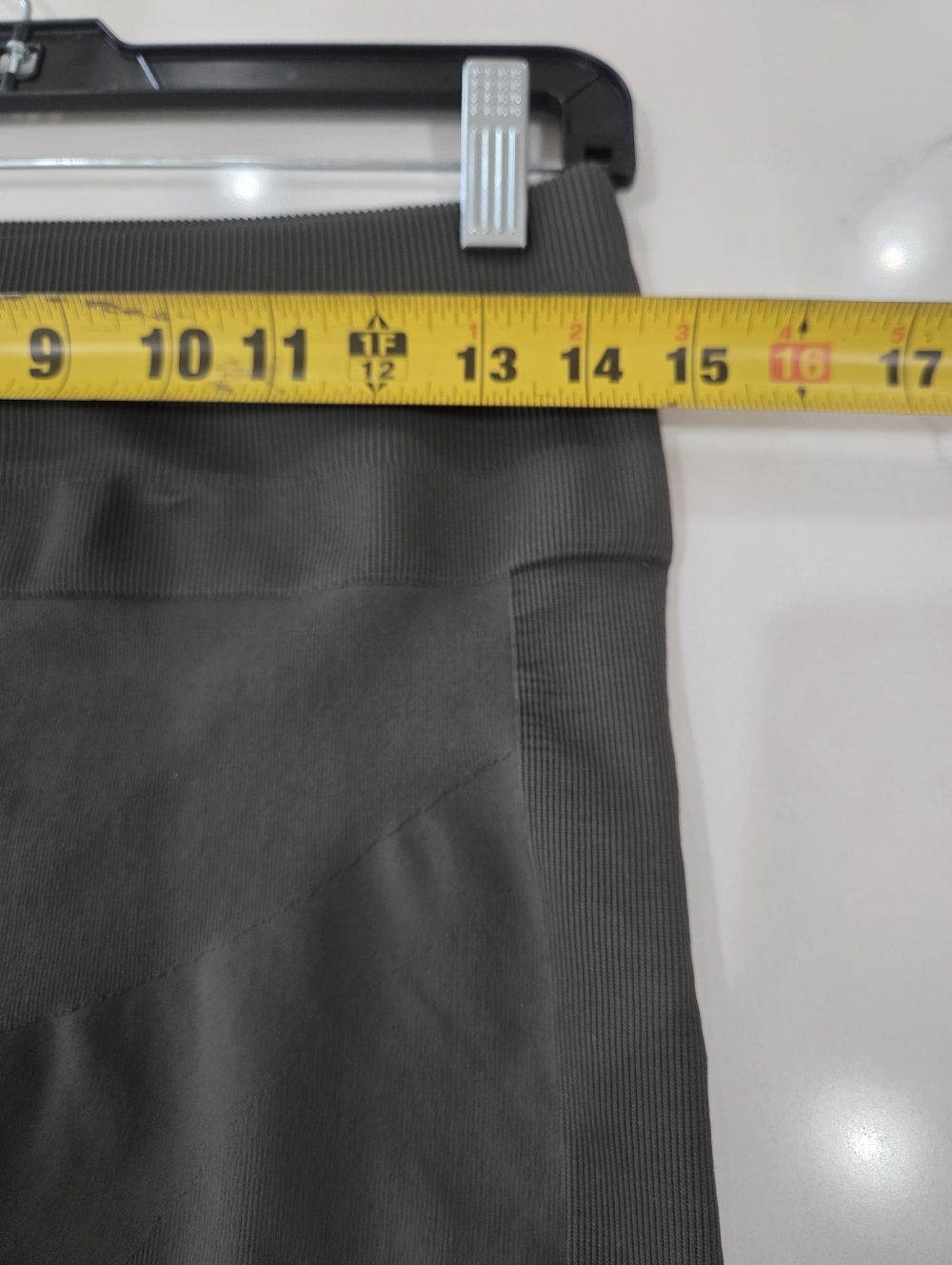 Lululemon Zone In Crop Dark Slate fit size 10 rare - Picture 12 of 13